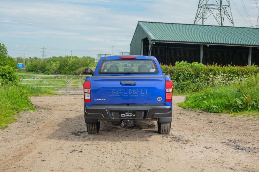  Isuzu D-Max Workman+ Double Cab 2019 года  (UK) (фото 8 из 11)